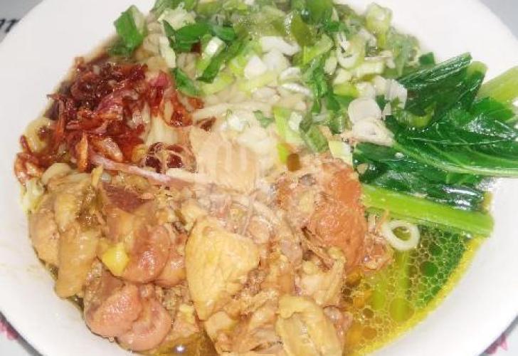 Mie Ayam Pak Kumis: Rahasia Rasa yang Menggoda di Tambakreja